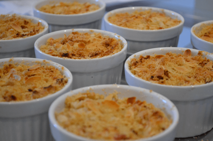 Apply, Berry & Almond Crumble