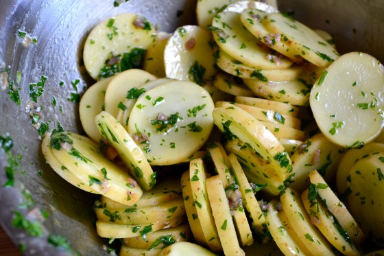 Roast potatoes with anchovies, parsley and garlic